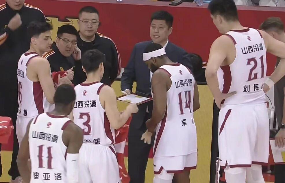 MK体育官方入口-辽宁男篮打爆广东，新疆男篮大胜北控，山西男篮爆冷不敌吉林！